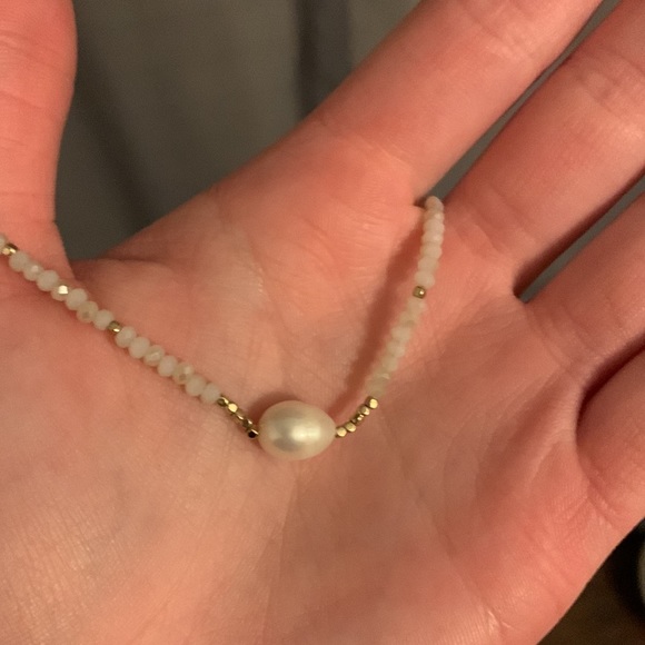 ⭐️PERFECT CONDITION WHITE PEARL AND BESD NECKLACE - Picture 2 of 3